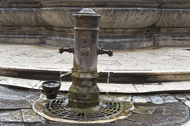 FUENTES EN HIERRO FUNDIDO